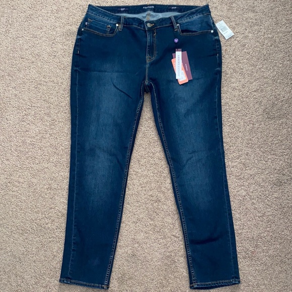 Women’s Jeans - Picture 4 of 12